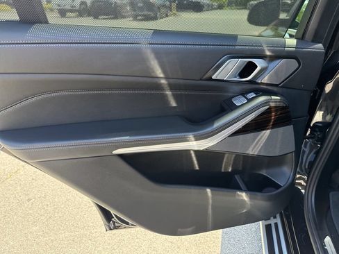 Used 2025 BMW X7 xDrive40i AWD/4WD image 37