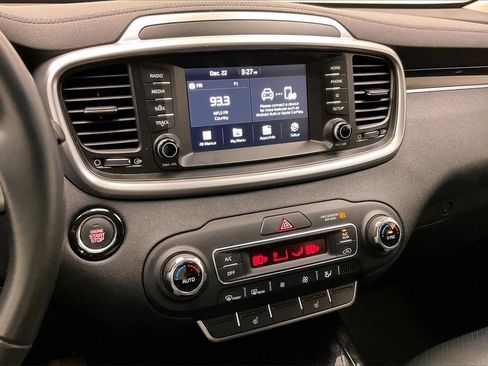 Used 2020 Kia Sorento EX image 4
