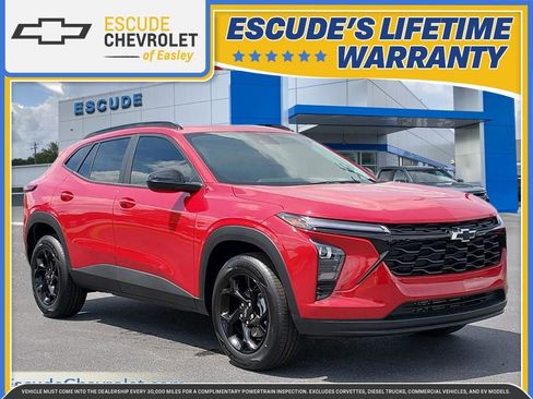 New 2026 Chevrolet Trax LT FWD image 1