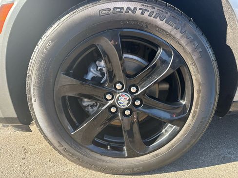 Used 2023 Buick Enclave Essence w/ Experience Buick Package image 9