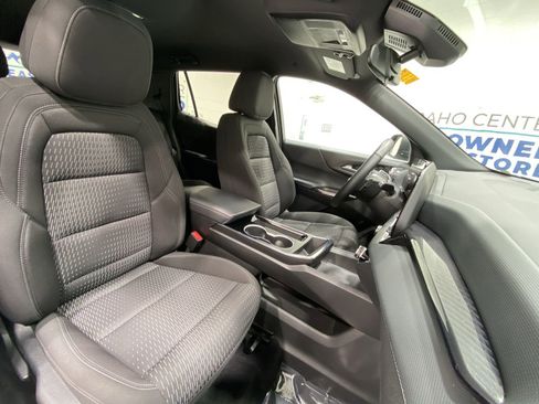 Used 2025 Chevrolet Equinox LT image 24