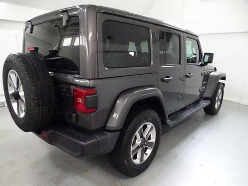 Used 2020 Jeep Wrangler Unlimited Sahara AWD/4WD image 21