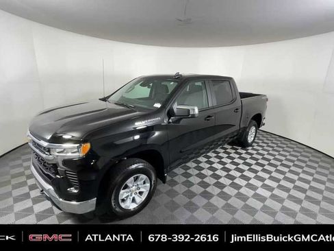 Used 2025 Chevrolet Silverado 1500 LT image 3