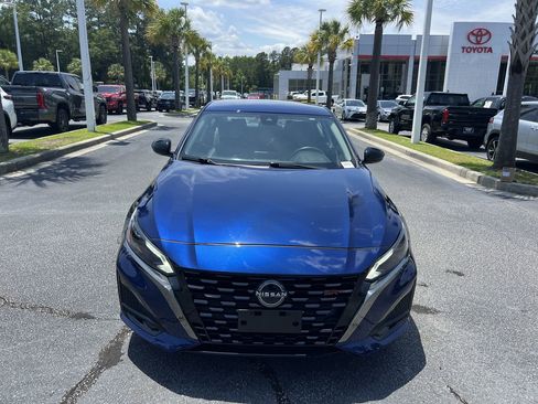 Used 2023 Nissan Altima 2.5 SR FWD image 3