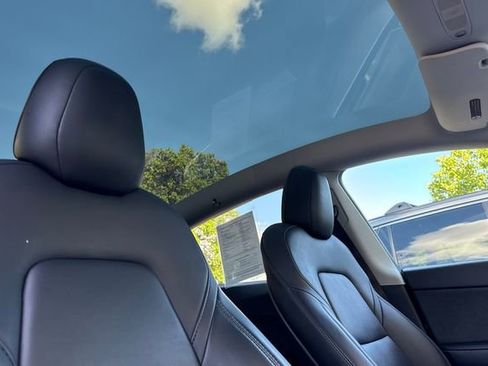 Used 2021 Tesla Model Y Long Range AWD/4WD image 19