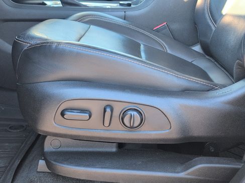 Used 2020 Chevrolet Traverse Premier w/ LPO, Blackout Package image 15