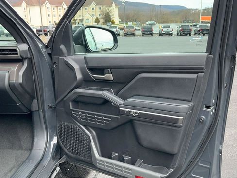 Used 2024 Toyota Tacoma TRD Off-Road image 26