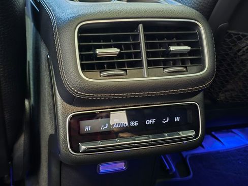 Used 2024 Mercedes-Benz GLS 450 4MATIC image 18