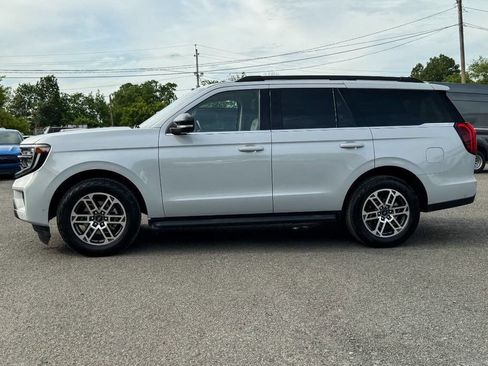 Used 2025 Ford Expedition Active AWD/4WD image 6