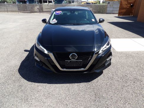 Used 2021 Nissan Altima 2.5 SR image 3