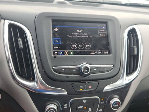 Used 2022 Chevrolet Equinox LS AWD/4WD image 18