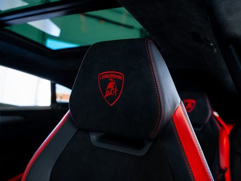 Used 2024 Lamborghini Urus Performante image 44