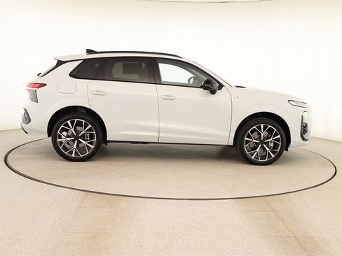 New 2026 Audi Q3 quattro 2.0T image 8