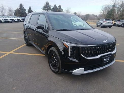 New 2026 Kia Carnival image 1