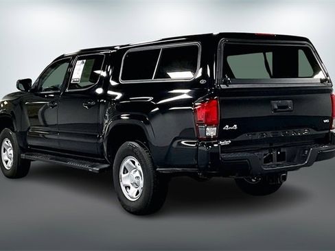 Used 2022 Toyota Tacoma SR image 5