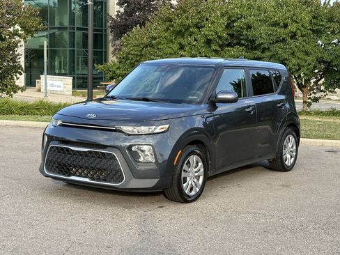 Used 2021 Kia Soul LX FWD image 3