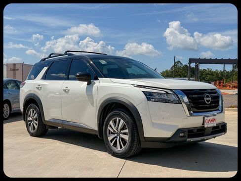 Used 2023 Nissan Pathfinder SL FWD image 15