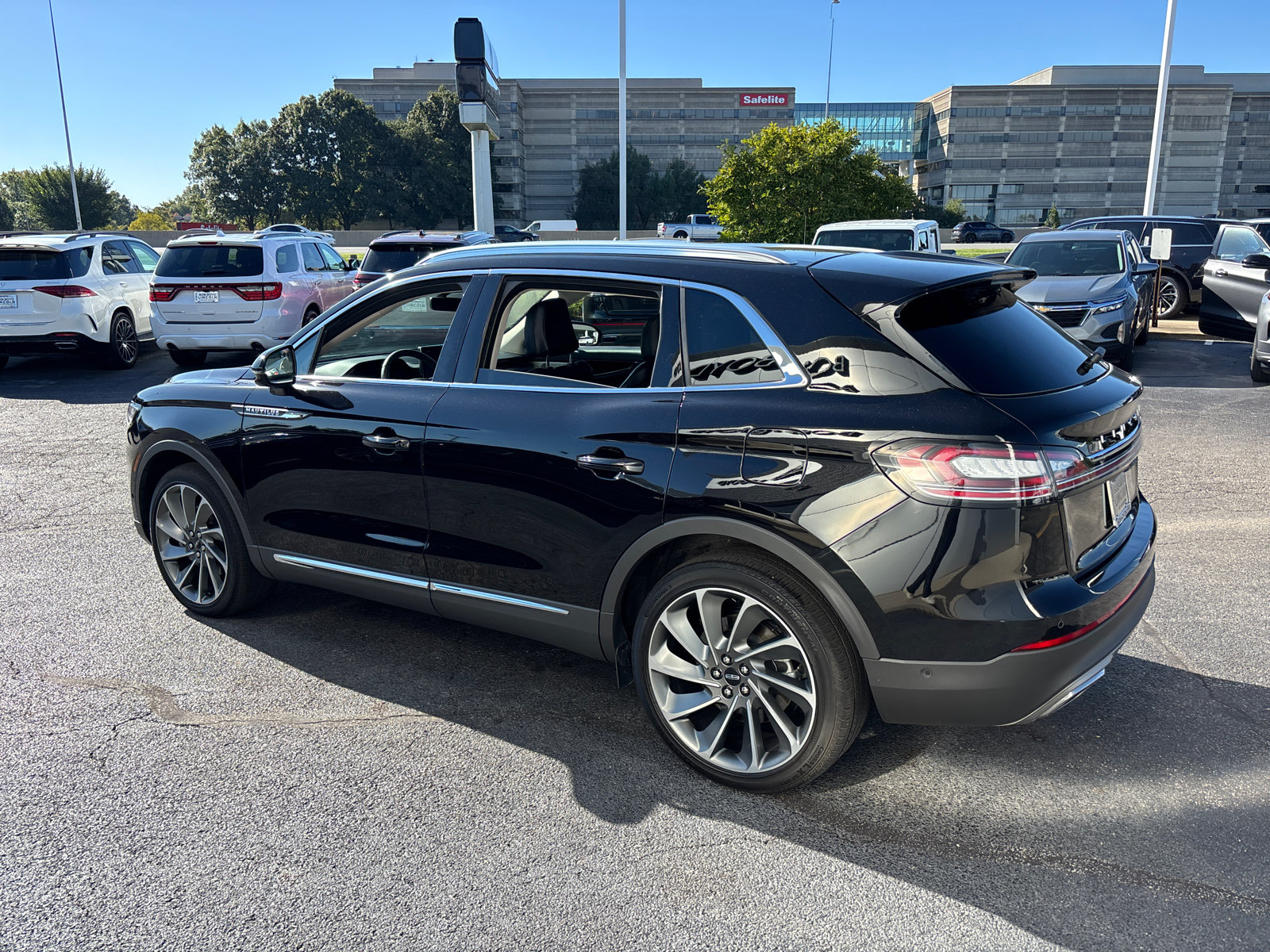 Certified 2023 Lincoln Nautilus Reserve w/ Equipment Group 202A AWD/4WD image 5