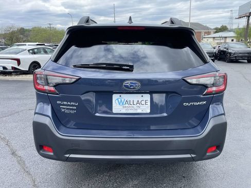 Used 2023 Subaru Outback Premium AWD/4WD image 5