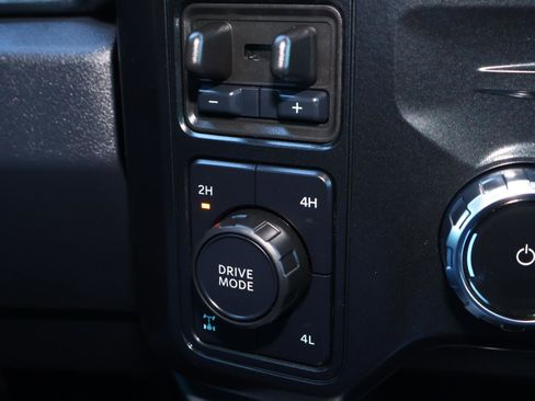 Used 2025 Ford F250 Lariat w/ Chrome Package image 26