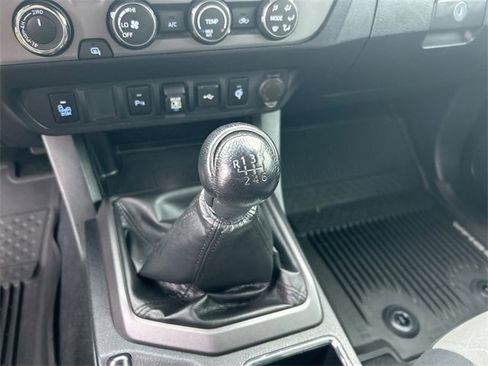 Used 2020 Toyota Tacoma TRD Off-Road image 15
