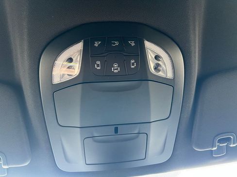 New 2026 Chrysler Pacifica Select image 7