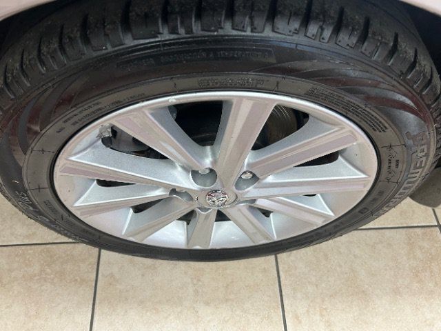 Used 2013 Toyota Camry XLE FWD image 17