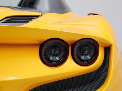 Certified 2022 Ferrari F8 Tributo RWD image 23