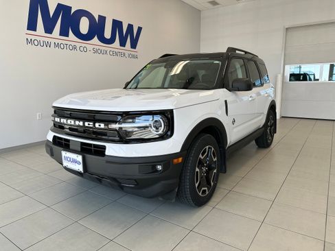 Used 2021 Ford Bronco Sport Outer Banks w/ Outer Banks Package AWD/4WD image 2