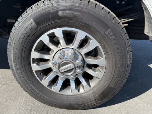 Used 2022 Ford F350 Lariat w/ Lariat Value Package AWD/4WD image 29