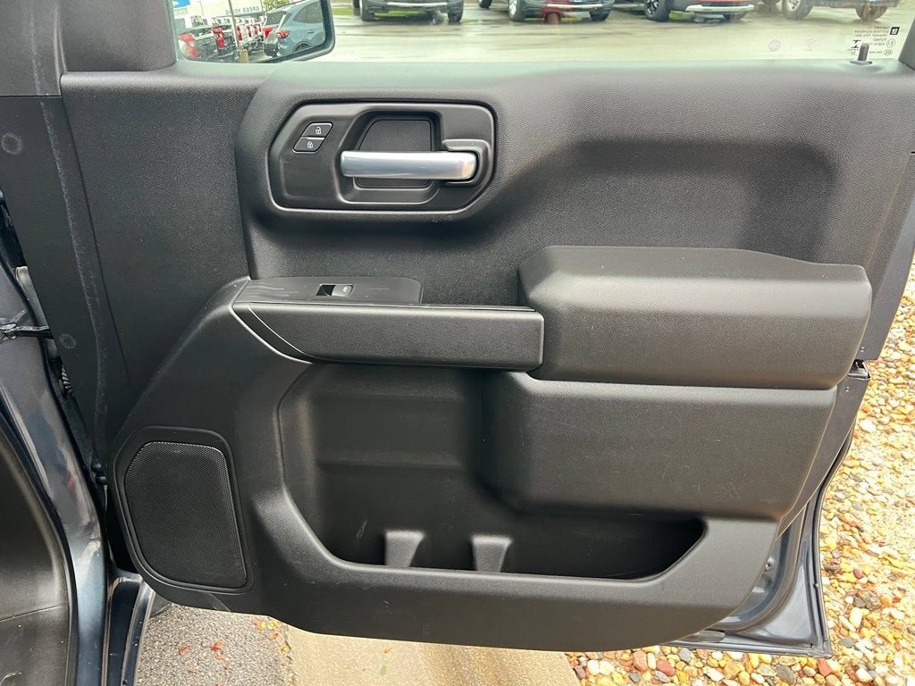 Used 2021 Chevrolet Silverado 1500 Custom AWD/4WD image 23