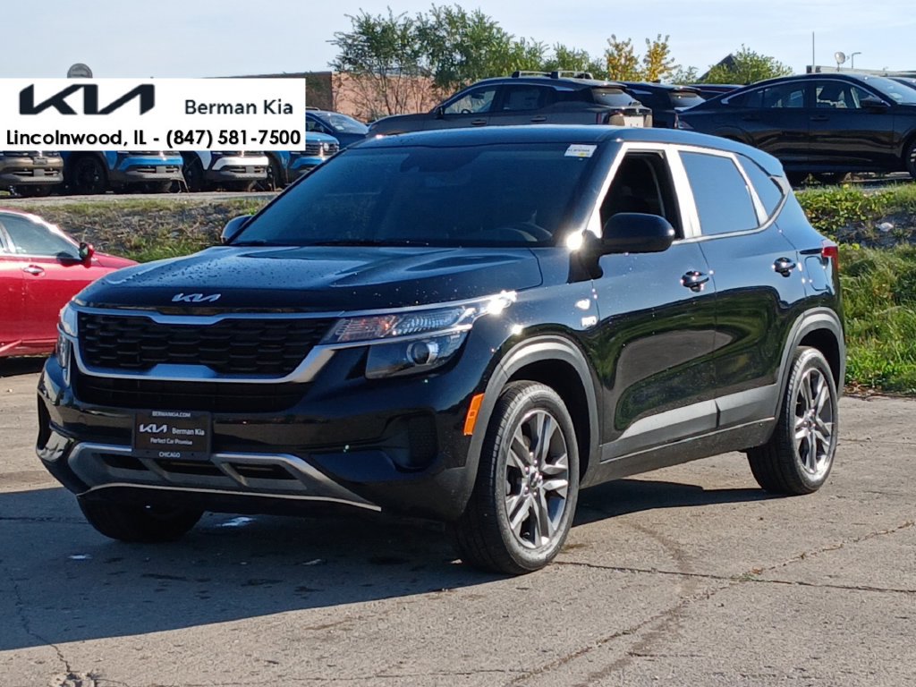Used 2023 Kia Seltos LX AWD/4WD image 1