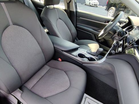 Used 2022 Toyota Camry LE w/ Carpet Mat Package (TMS) FWD image 12