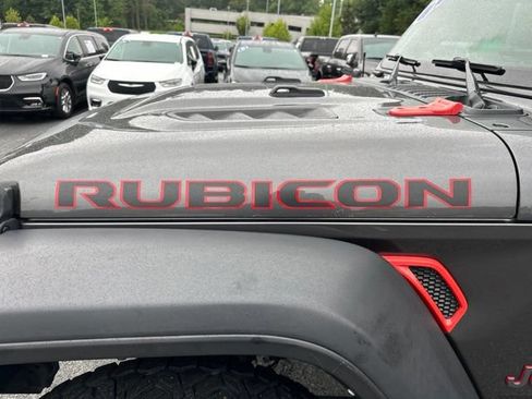 Used 2023 Jeep Wrangler Unlimited Rubicon w/ Cold Weather Group AWD/4WD image 9