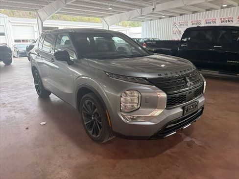 Used 2024 Mitsubishi Outlander SE Black Edition image 20