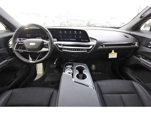 New 2026 Cadillac Lyriq Sport image 9