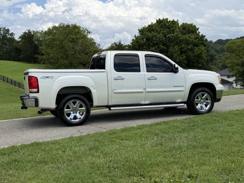 Used 2013 GMC Sierra 1500 SLT w/ SLT White Diamond Edition AWD/4WD image 18