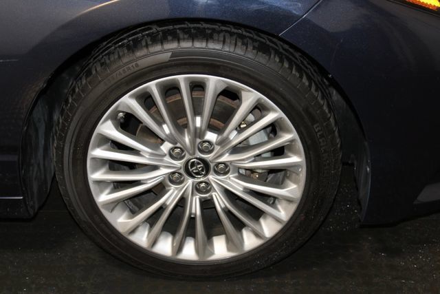 Used 2019 Toyota Avalon Limited w/ All Weather Liner Package FWD image 33