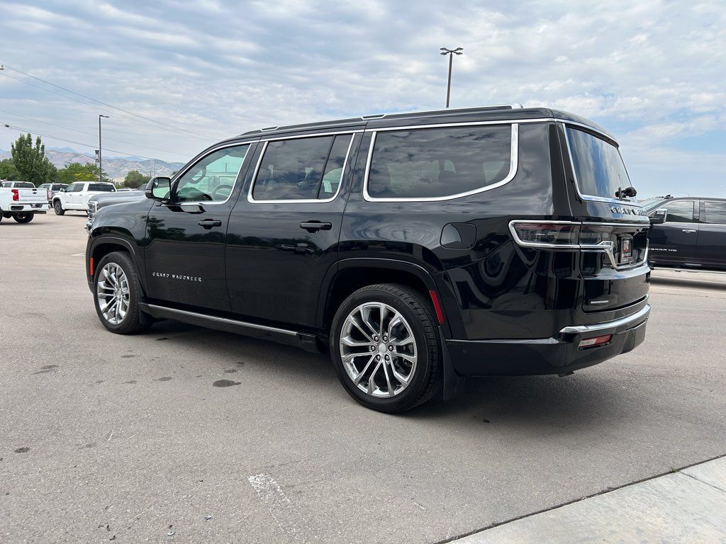 Used 2022 Jeep Grand Wagoneer Series II AWD/4WD image 4