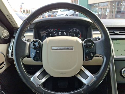 Used 2020 Land Rover Discovery Landmark image 20