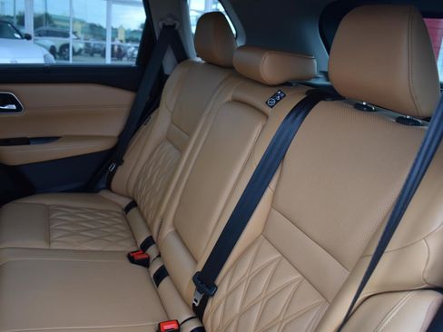 Certified 2023 Nissan Rogue Platinum w/ Platinum Premium Package image 45