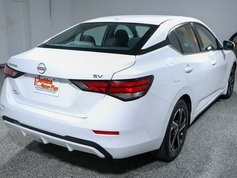 Used 2024 Nissan Sentra SV FWD image 7