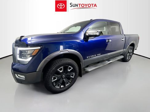 Used 2020 Nissan Titan Platinum Reserve w/ Moonroof Package image 9