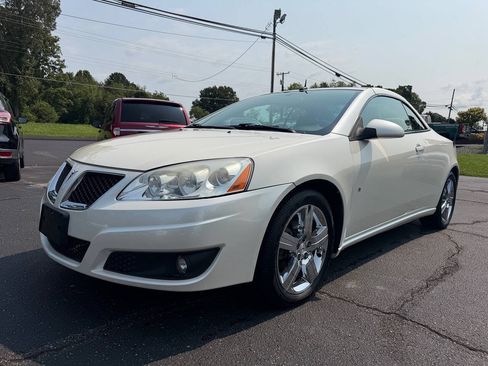 Used 2009 Pontiac G6 GT w/ Sport Package 1 FWD image 2