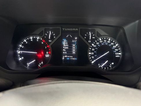 Used 2022 Toyota Tundra SR5 w/ SR5 Convenience Package AWD/4WD image 22