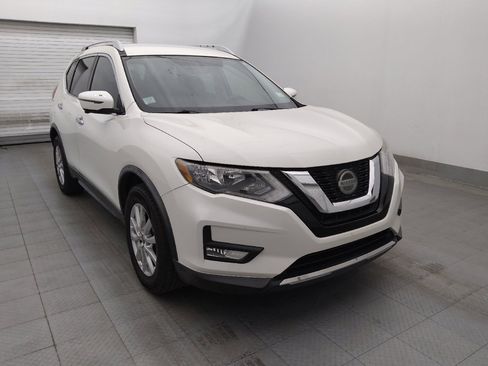 Used 2018 Nissan Rogue SV w/ Premium Package FWD image 13