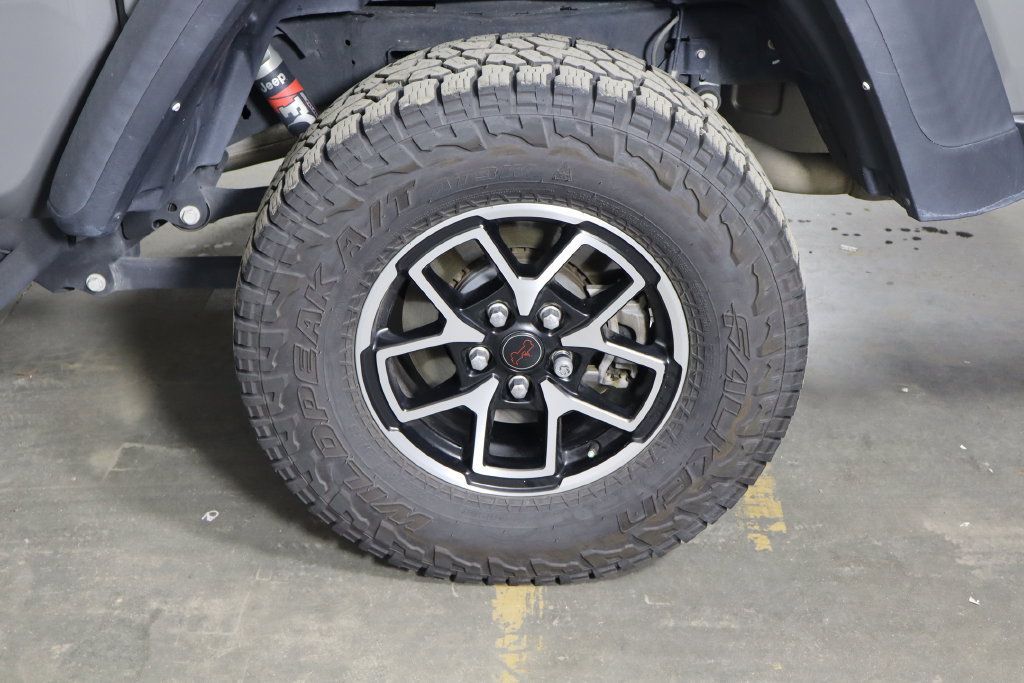 Used 2022 Jeep Gladiator Rubicon w/ LED Lighting Group AWD/4WD image 43