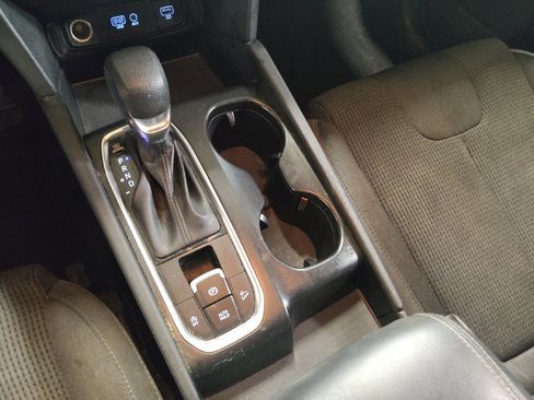 Used 2019 Hyundai Santa Fe SE image 26