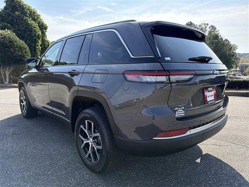 New 2025 Jeep Grand Cherokee Limited image 7
