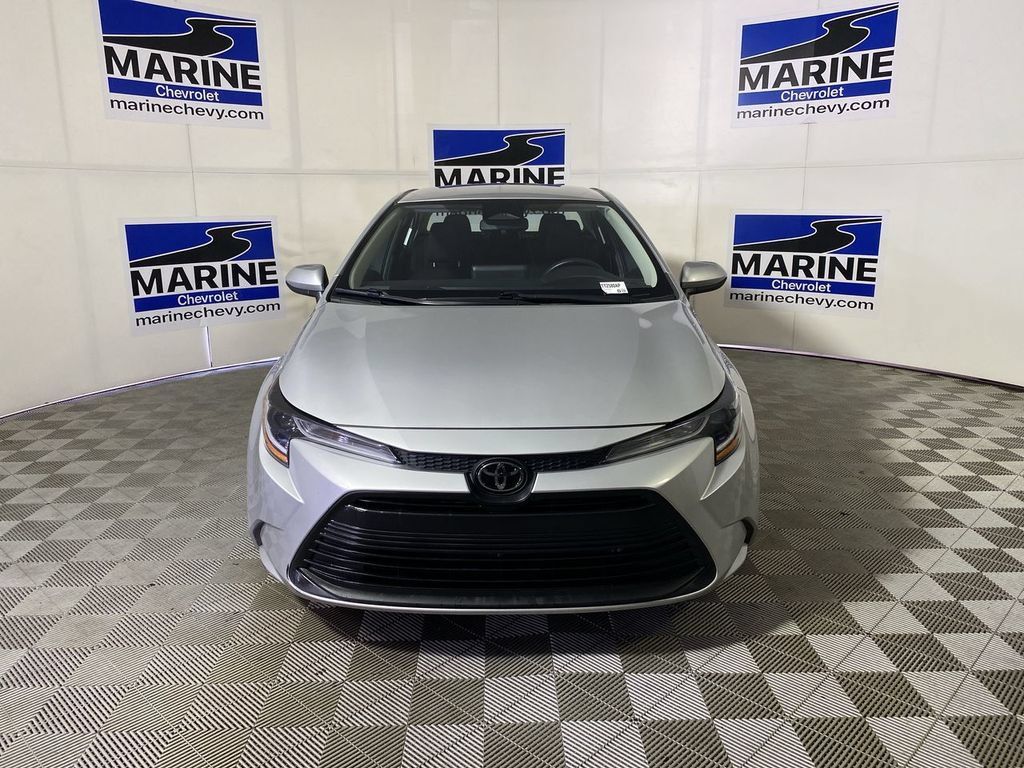 Used 2025 Toyota Corolla LE FWD image 12